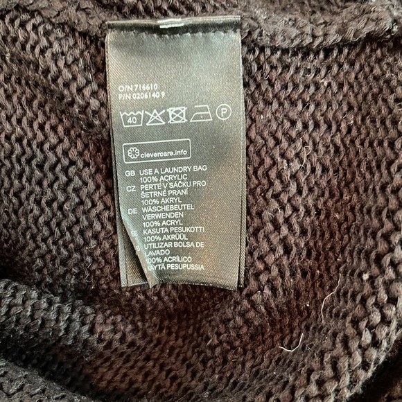 H&M gap tooth lips slouchy black knit sweater -M - Picture 6 of 7